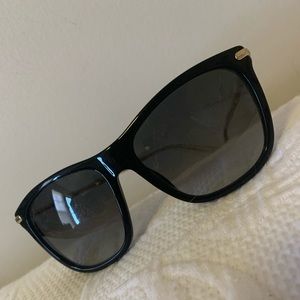 MUST GO TODAY Gucci sunglasses